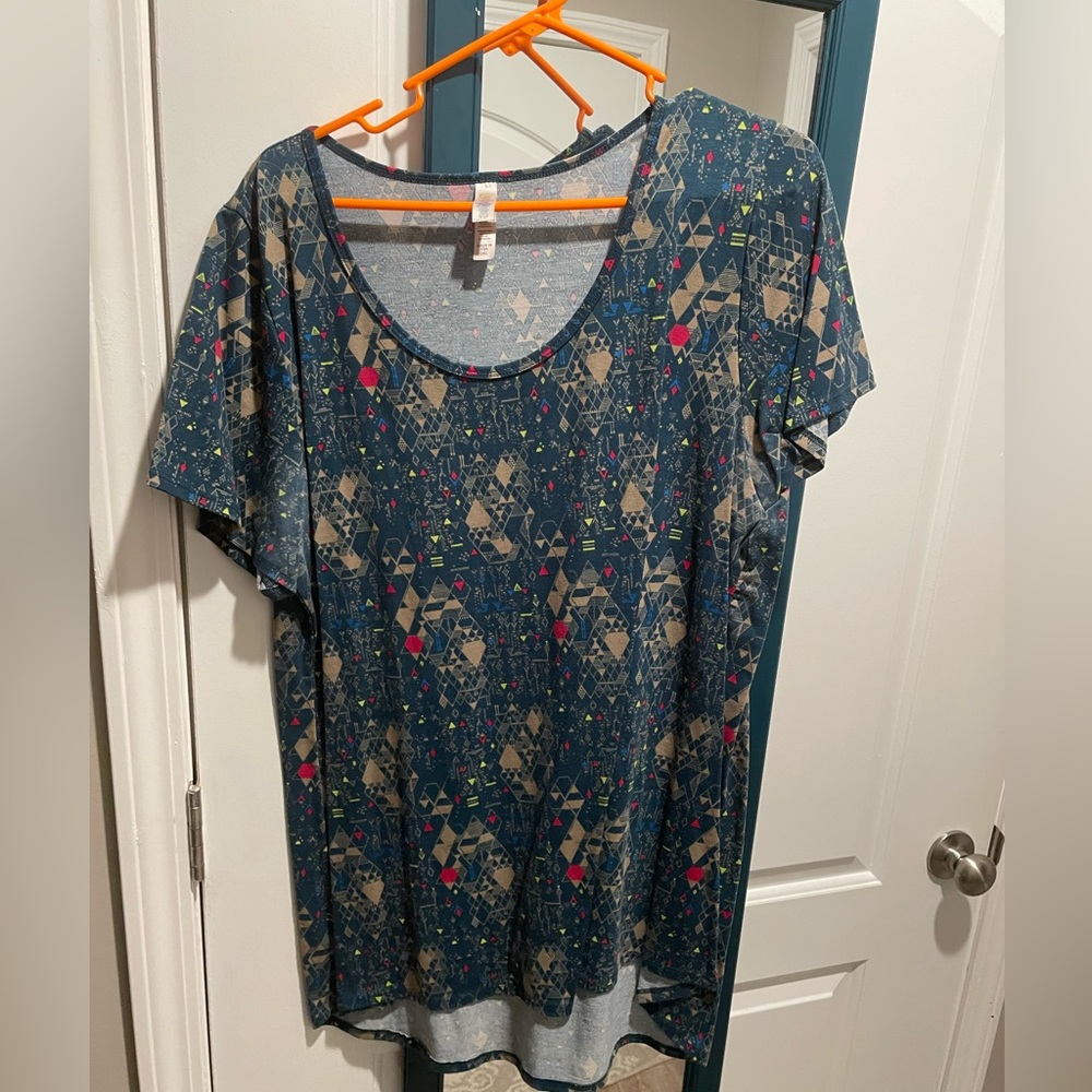 LulaRoe 2XL Classic Tee